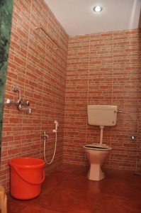 Mayekars Holiday Home - Red House Toilet & Bathroom