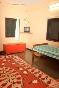 Om Shanti Home - room facilities