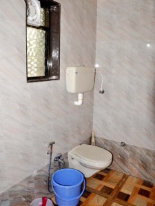 sunshine home stay - Clean western style toilet and bath