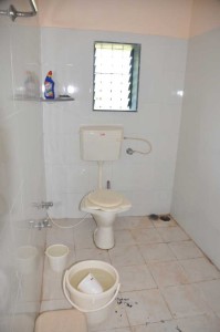 Chandrakant Home Stay - toilet