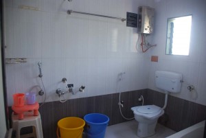 Hotel Malvan Beach - toilet bath