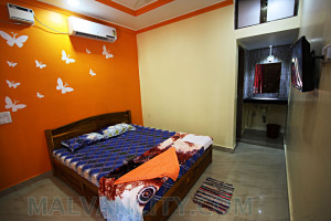 Marisa House - Budget AC Room In Malvan