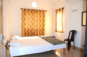Yogiraj Home Stay - AC Room In Tarkarli