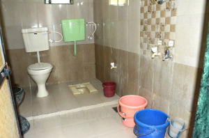 Ish Samarth Home Stay - Bathroom