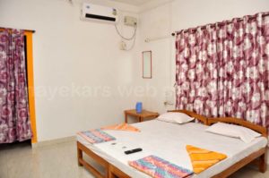 Mahapurush Nyahari Niwas - AC Rooms In Tarkarli