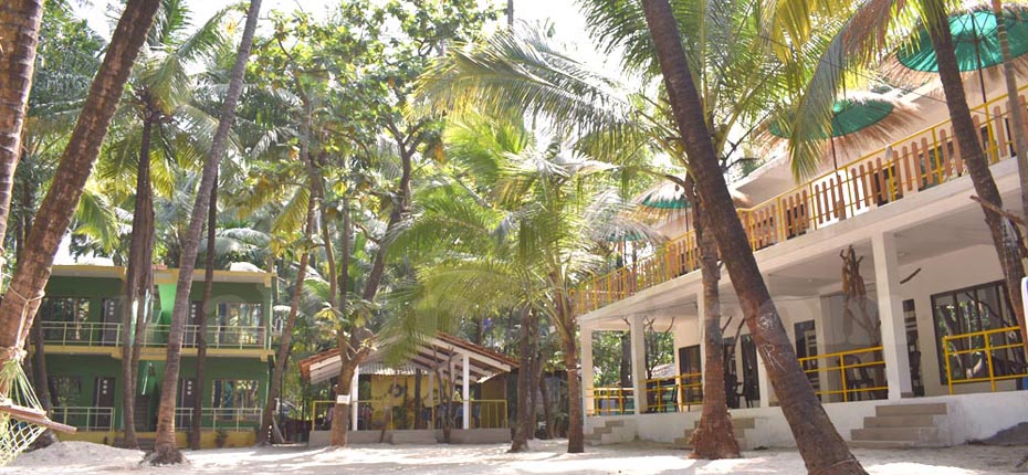 Coconut Garden Beach House - Home Stay in tarkarli