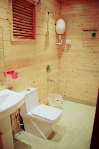 Funtastico Beach Resort - Toilet And Bathroom
