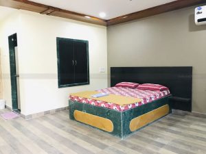 Vicky's Guest House - Budget Beach stay In Malvan