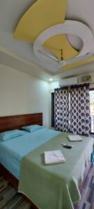 ac rooms near to tarkarli